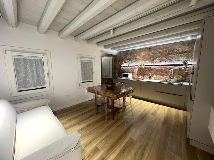 Antico Rudere Luxury Apartment Кіоджа Екстер'єр фото